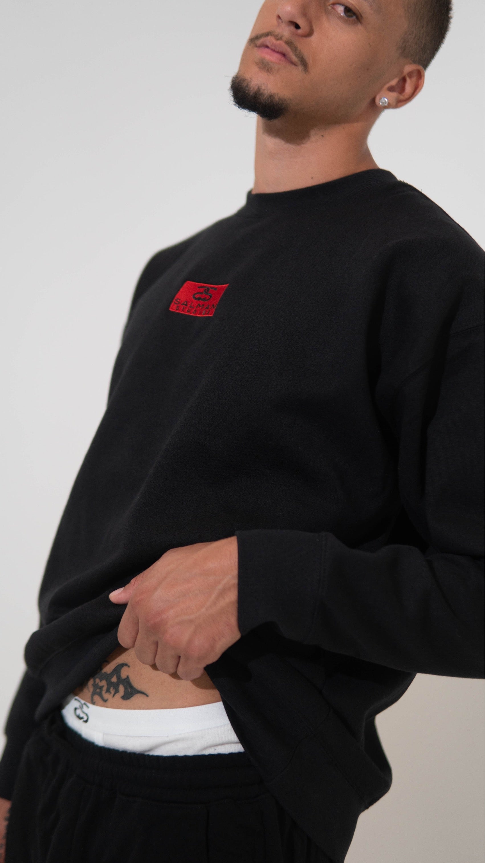 Premium Studio Street Sweatshirt (Black)